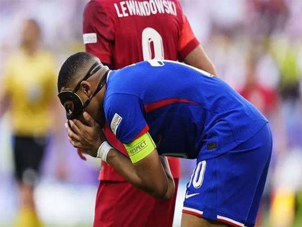 Mbappe bị tố lăng mạ Lewandowski là 'chó đẻ'